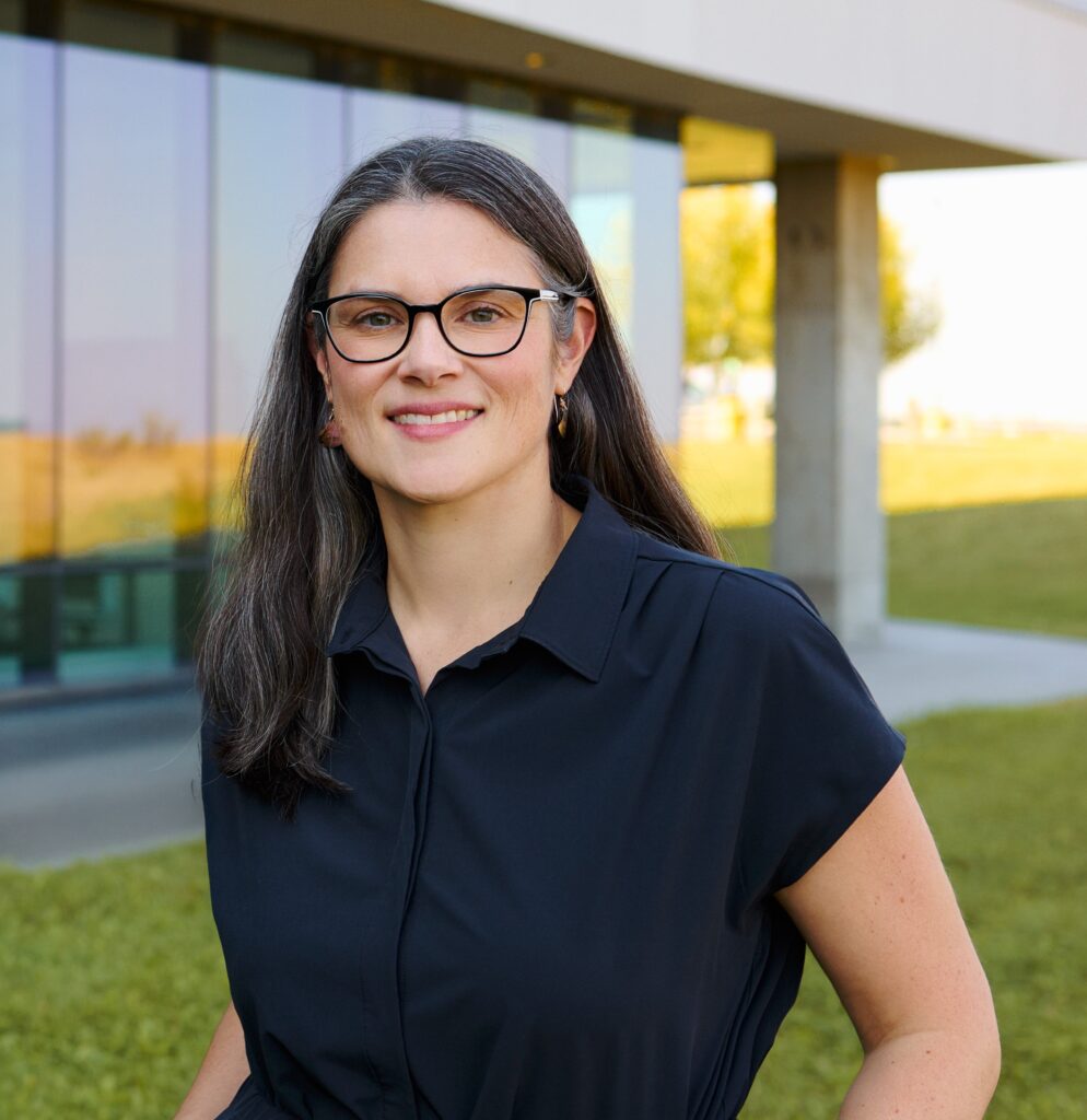 Photo of Tara MacDonald